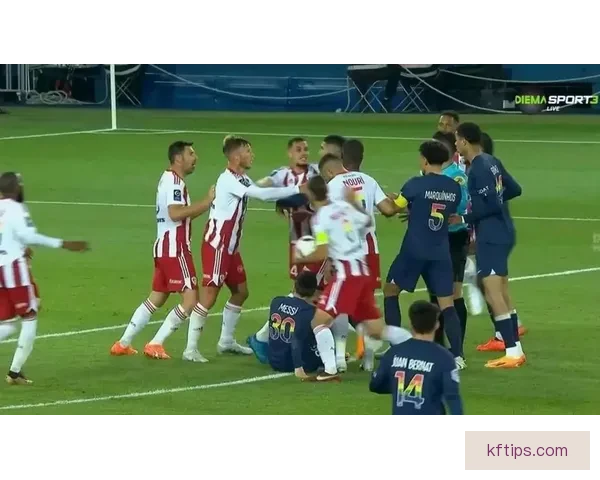 阿什拉夫坦言梅西加盟后球队战术改变自己踢球表现受影响 阿什拉夫坦言梅西加盟后球队战术改变自己踢球表现受影响